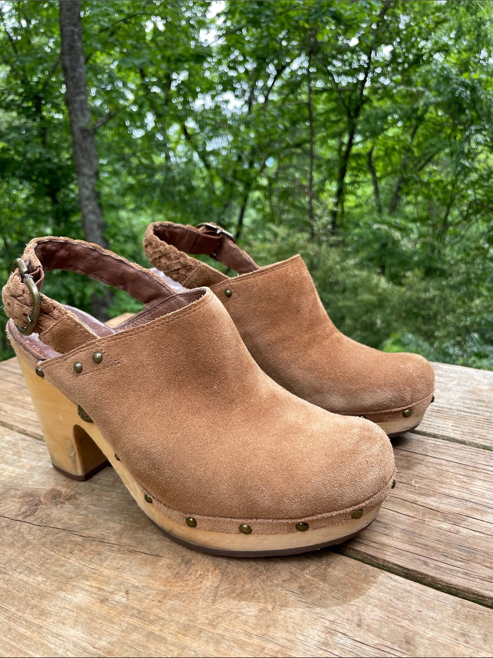 UGG DAFNI LIGHT BROWN SUEDE CLOGS Sz 10